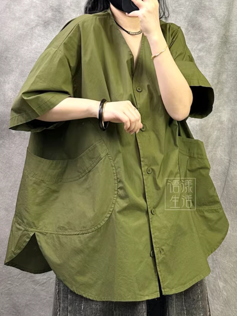 Chic Oversized Shirt in Cotton-Blend with Curved Hem and Pockets
