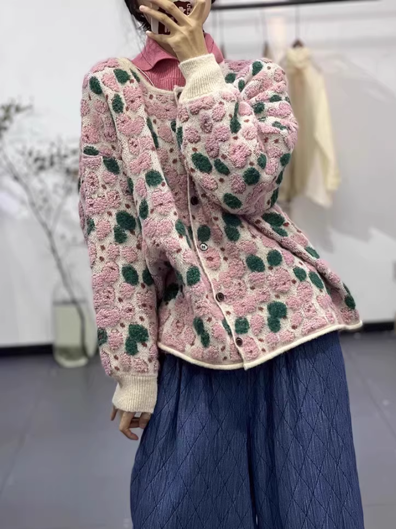 Bouclé Bloom Jacquard Cardigan in Plush Acrylic-Blend Knit with Rib Trims