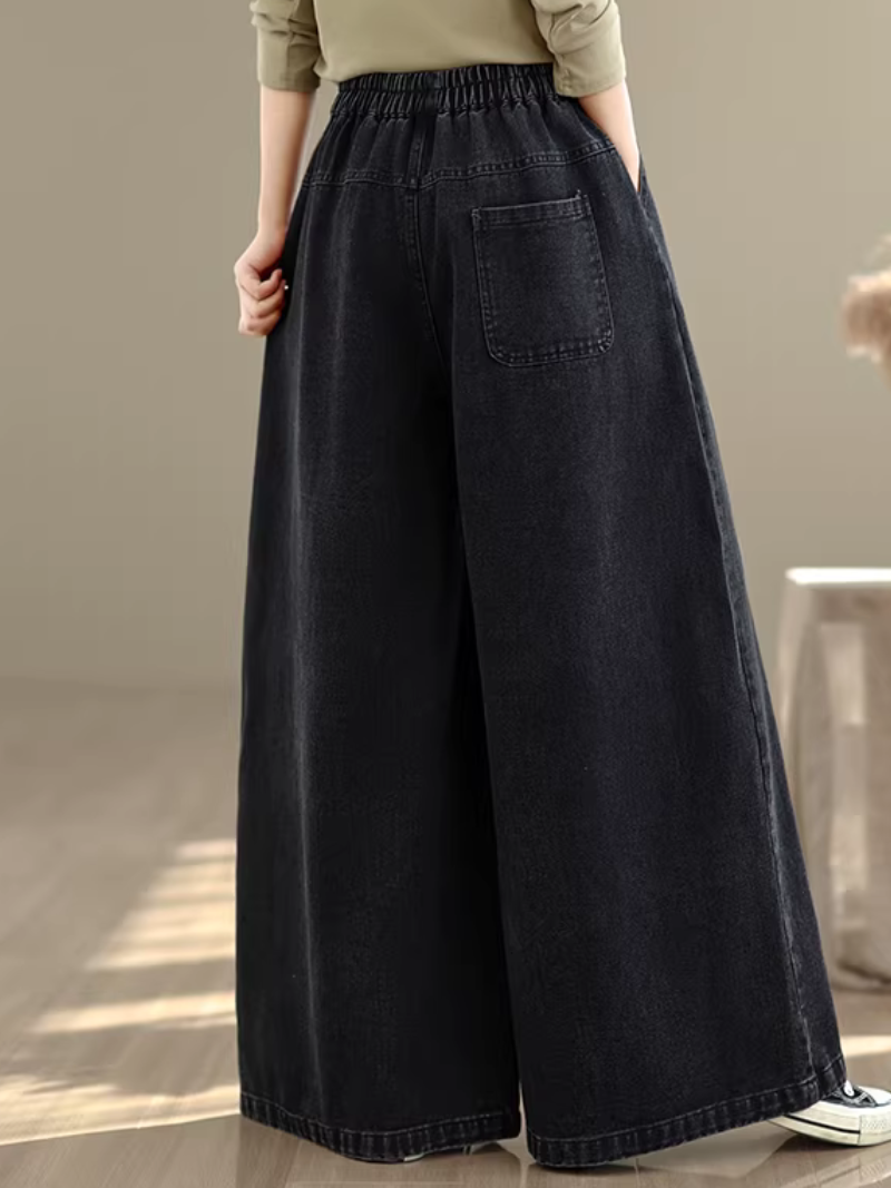 Artful Wide-Leg Jeans in Denim Cotton with Playful Patchwork Details