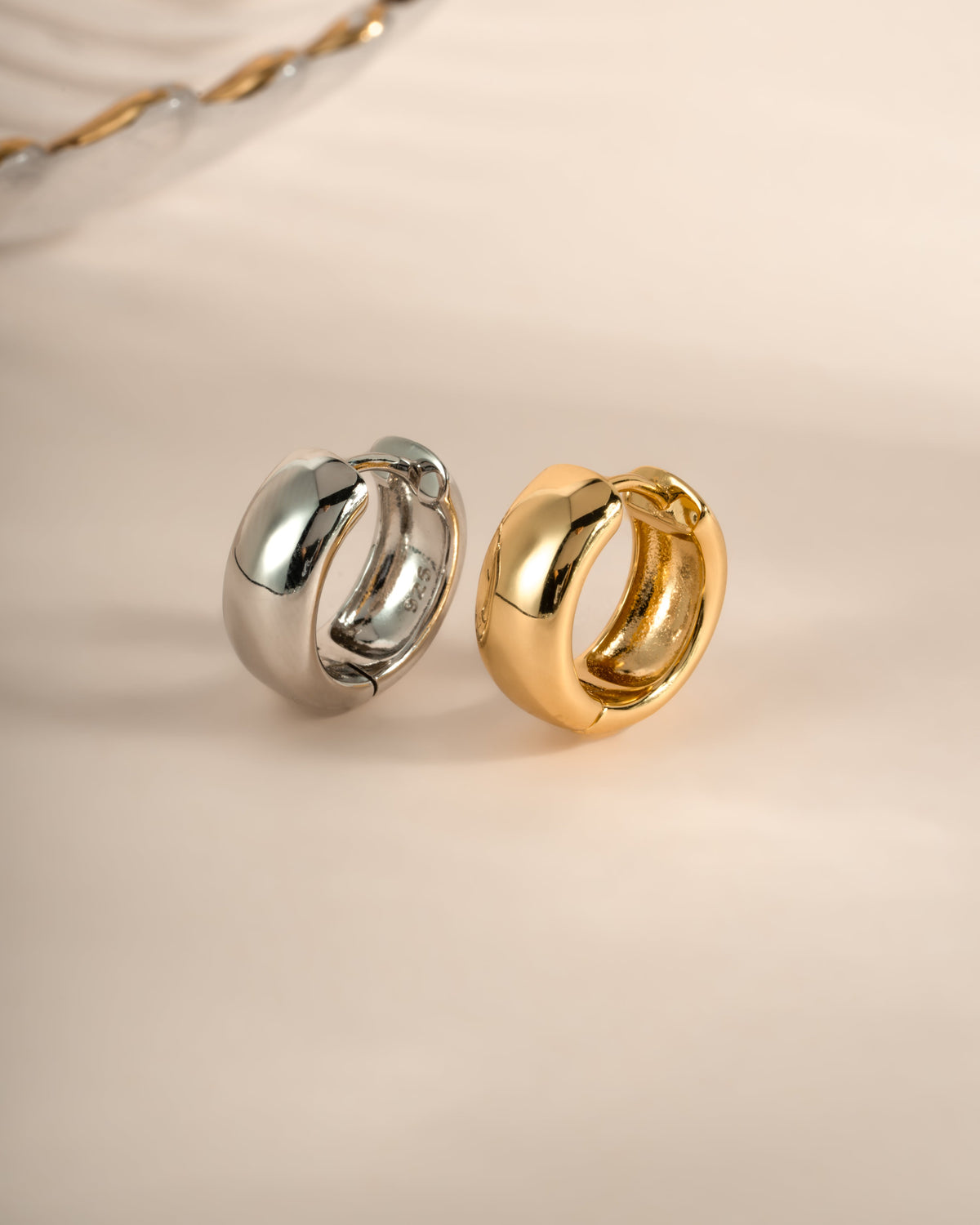 Chunky Olivia Hoops
