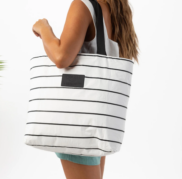 Pinstripe White on Black