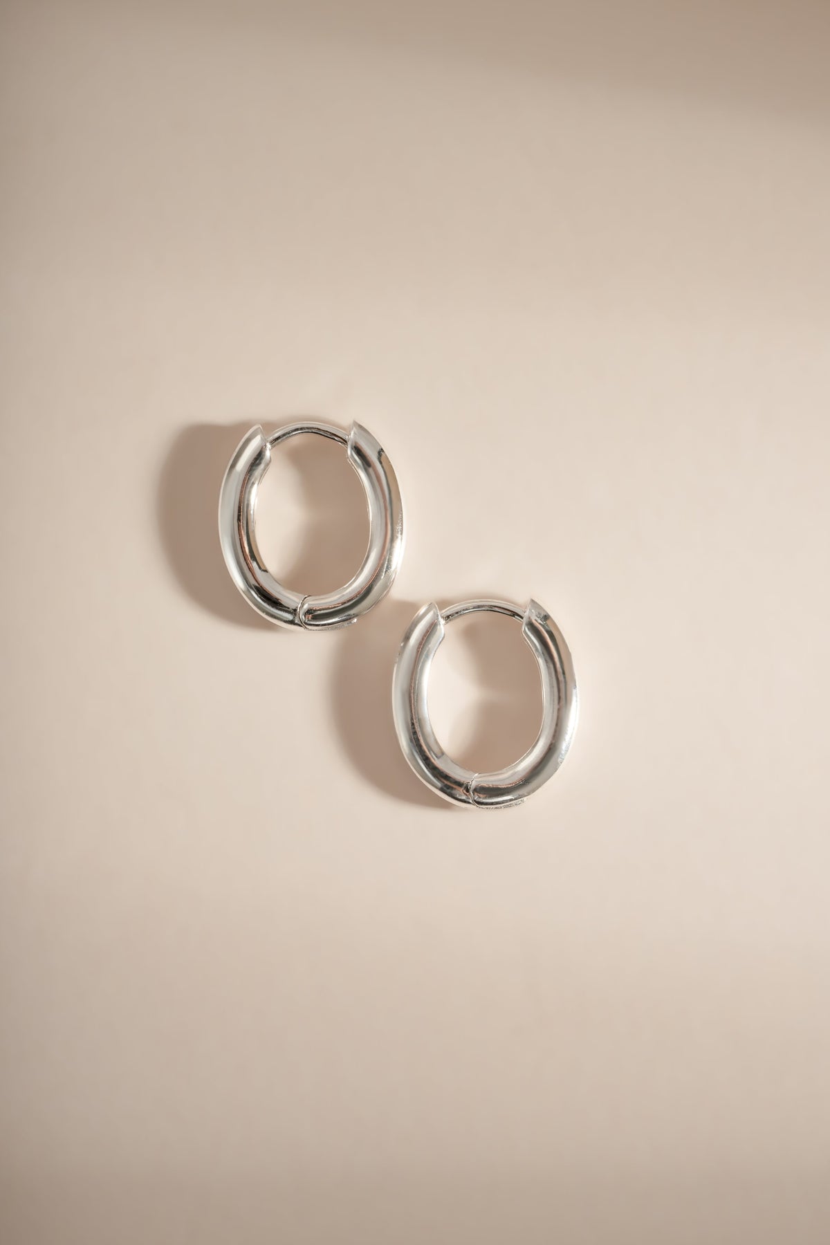 Oval Plain Huggies