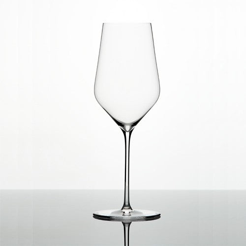 Zalto white wine glass, clear glass with tall stem and rounded bowl